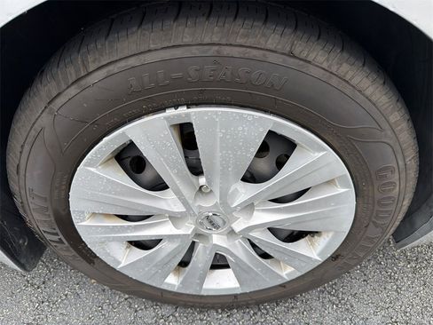 Used 2022 Nissan Sentra S image 12