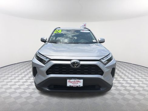 Certified 2024 Toyota Venza LE AWD/4WD image 2