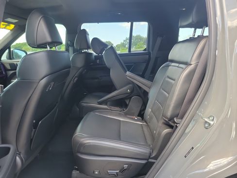 Used 2025 Hyundai Santa Fe Calligraphy AWD/4WD image 9