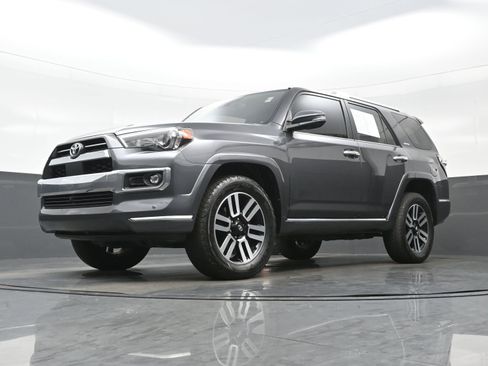 Used 2022 Toyota 4Runner Limited image 31