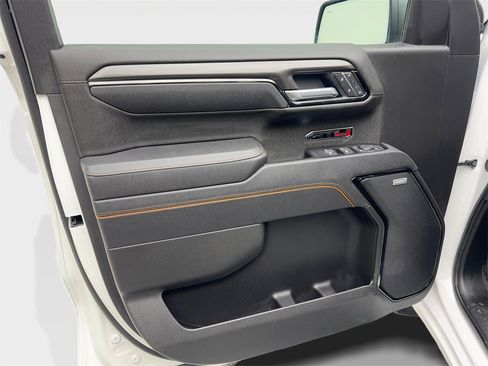 Used 2025 GMC Sierra 1500 AT4 image 33