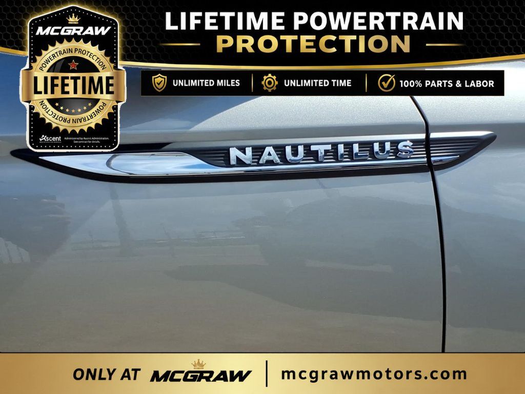 Used 2023 Lincoln Nautilus Reserve AWD/4WD image 11