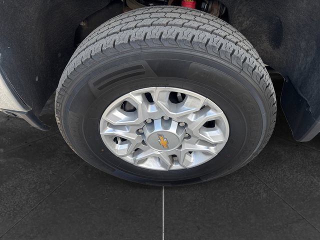 Used 2022 Chevrolet Silverado 2500 LT w/ Convenience Package AWD/4WD image 9