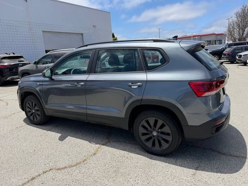 Used 2022 Volkswagen Taos S FWD image 2