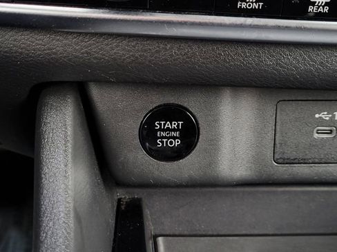 Used 2024 Nissan Rogue SV image 11