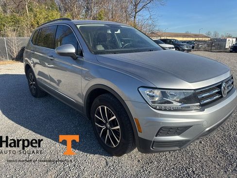 Used 2021 Volkswagen Tiguan SE w/ Panoramic Sunroof Package image 7