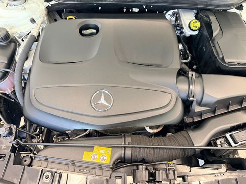 Used 2018 Mercedes-Benz GLA 250 4MATIC image 50