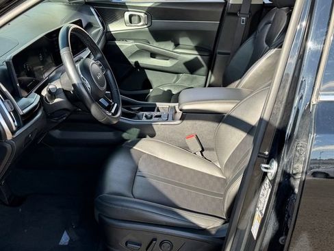 Used 2024 Kia Sorento S image 21