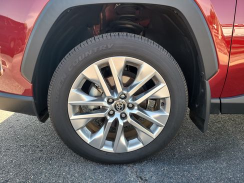 Used 2025 Toyota RAV4 XLE Premium w/ Weather Package FWD image 9