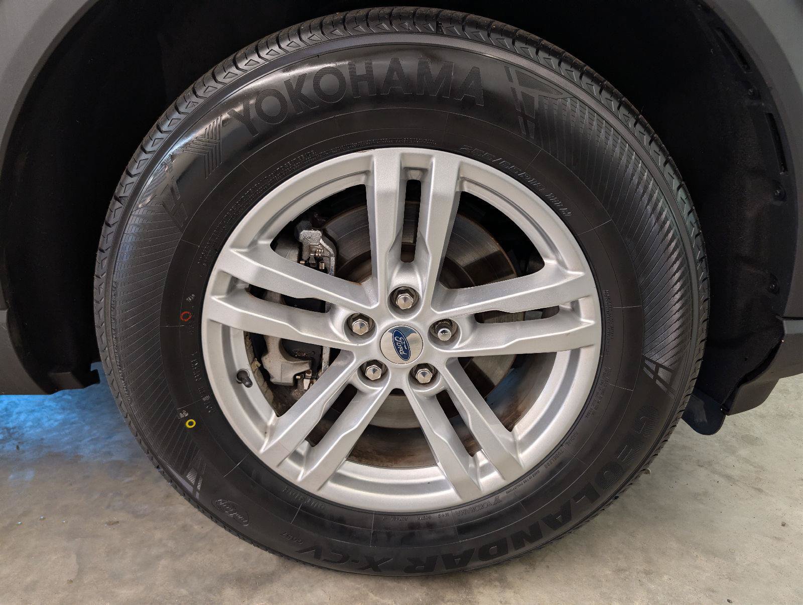 Used 2020 Ford Explorer XLT w/ Equipment Group 202A AWD/4WD image 30