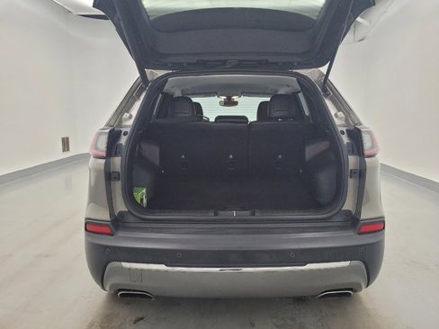 Used 2019 Jeep Cherokee Limited AWD/4WD image 29