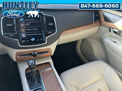 Used 2022 Volvo XC90 T6 Momentum w/ Advanced Package image 18