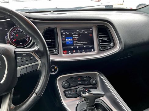 Used 2019 Dodge Challenger SXT w/ Plus Package image 6