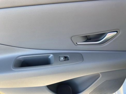 New 2026 Hyundai Elantra SEL Sport FWD image 24