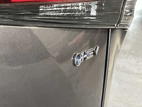 Used 2025 Toyota Highlander Platinum image 8