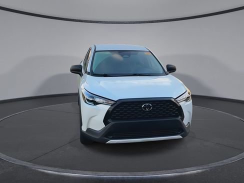 Used 2023 Toyota Corolla Cross L FWD image 3