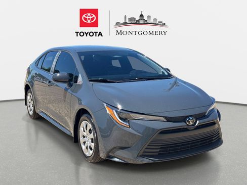 Used 2025 Toyota Corolla LE FWD image 1