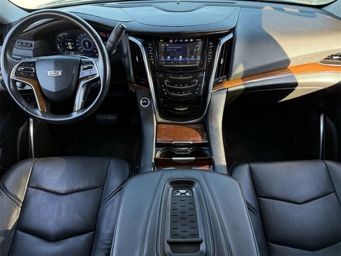 Used 2017 Cadillac Escalade Premium Luxury image 10