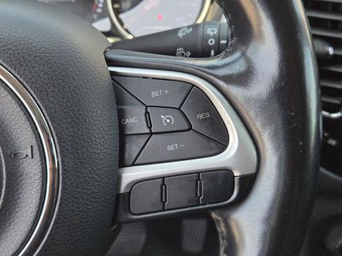 Used 2020 Jeep Compass Latitude AWD/4WD image 16