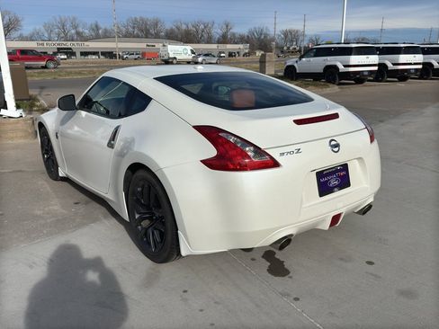 Used 2016 Nissan 370Z Touring image 6