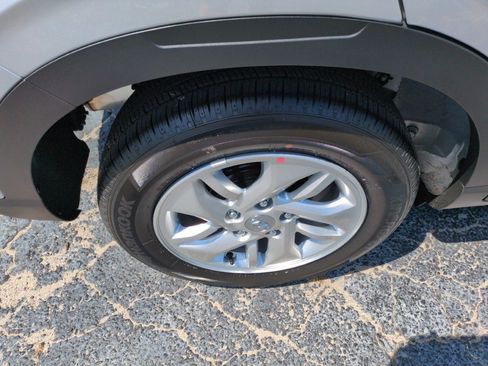 New 2026 Hyundai Venue SE FWD image 9