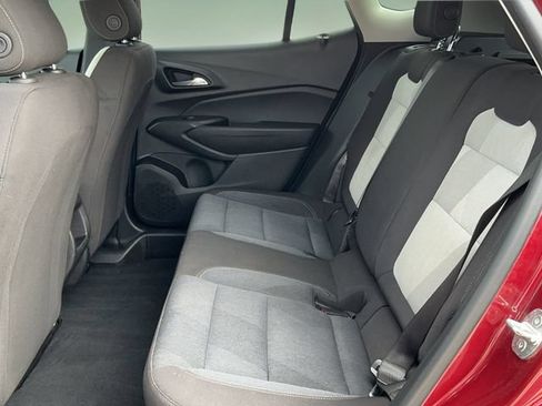 Used 2024 Chevrolet Trax LS w/ LS Convenience Package FWD image 13