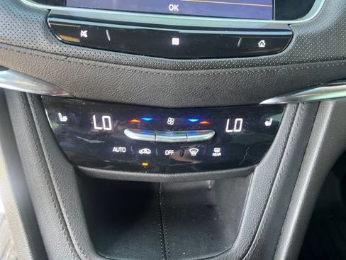 Used 2021 Cadillac XT5 Premium Luxury FWD image 17