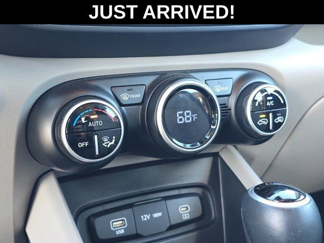 Certified 2025 Hyundai Venue SEL FWD image 15
