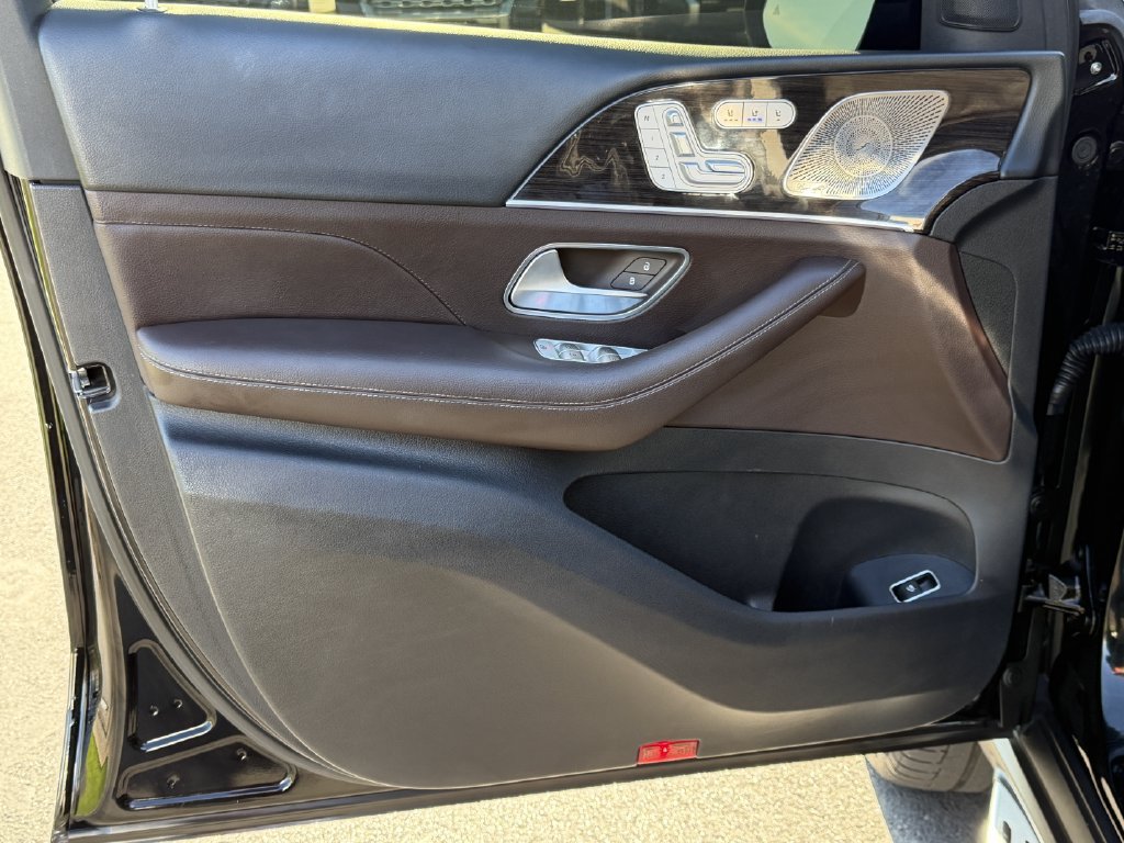 Used 2022 Mercedes-Benz GLS 450 4MATIC image 21
