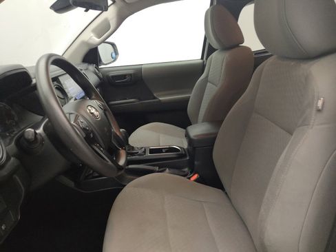 Used 2022 Toyota Tacoma SR image 17