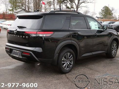 New 2026 Nissan Pathfinder SV image 7