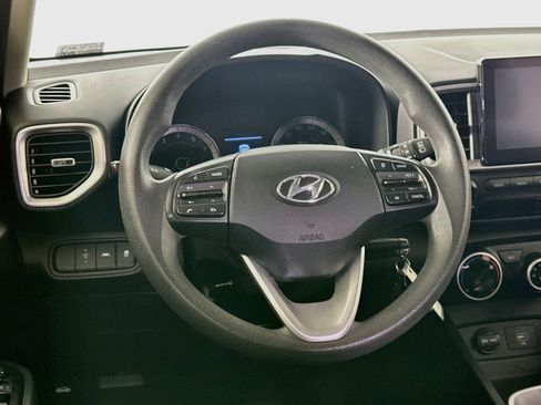 Used 2020 Hyundai Venue SE FWD image 17