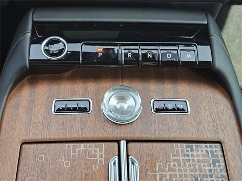 New 2025 Lincoln Navigator Black Label image 18