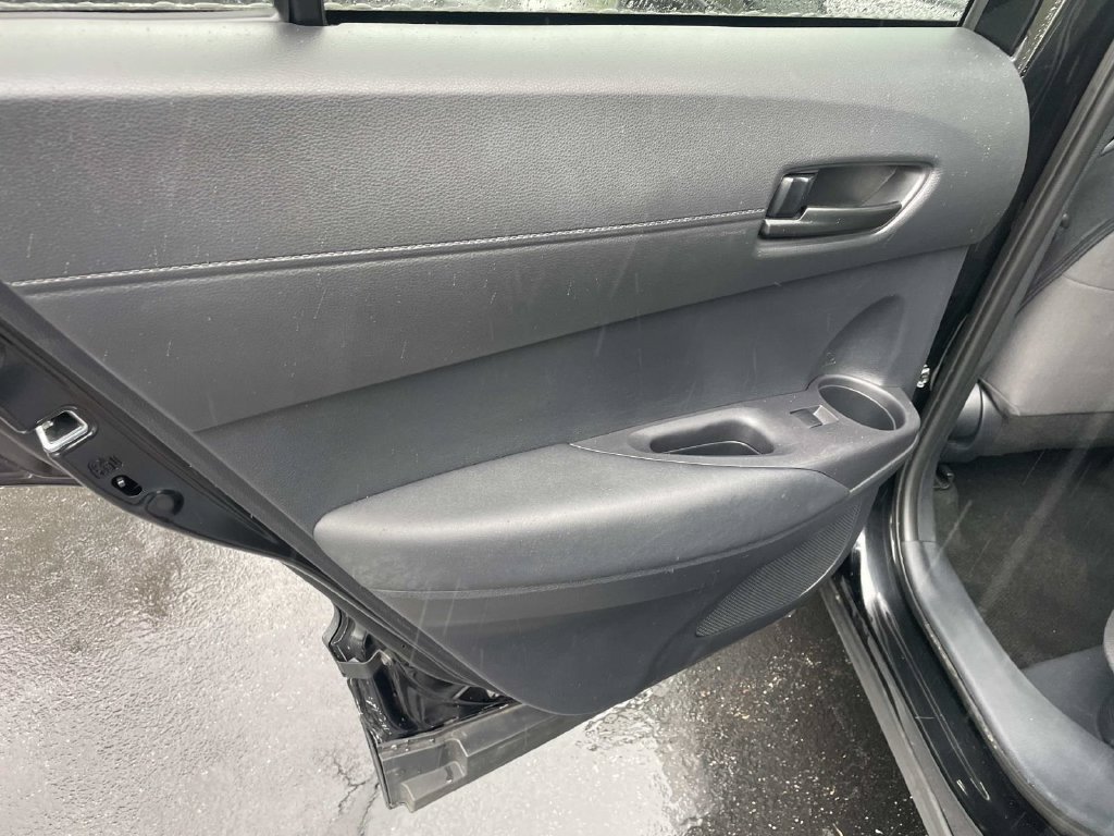 Used 2024 Toyota Corolla Cross AWD Hybrid w/ Moonroof Package image 16