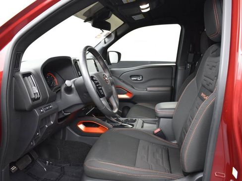Used 2025 Nissan Frontier PRO-4X AWD/4WD image 13