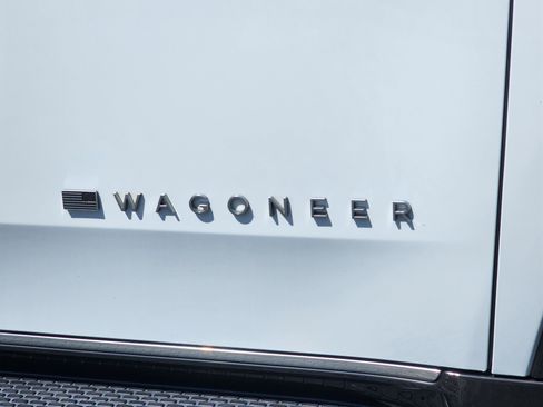 Used 2022 Jeep Wagoneer Series III image 7