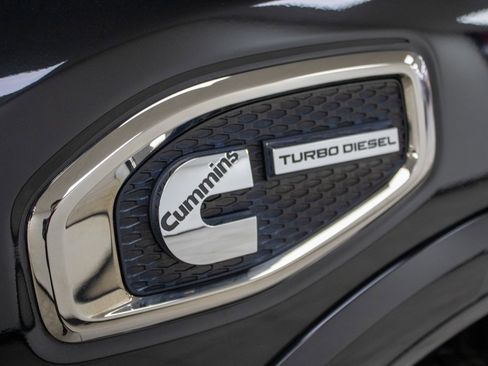 Used 2016 Nissan Titan Platinum Reserve image 29