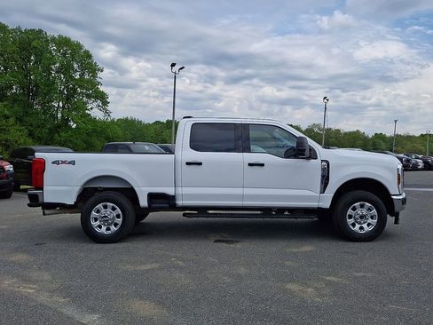 Used 2024 Ford F350 XLT AWD/4WD image 7
