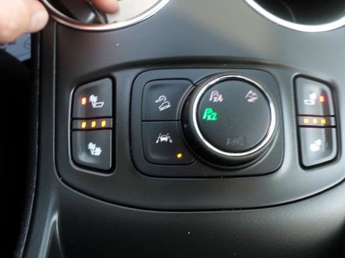 Used 2022 GMC Terrain SLT w/ Infotainment Package II image 25