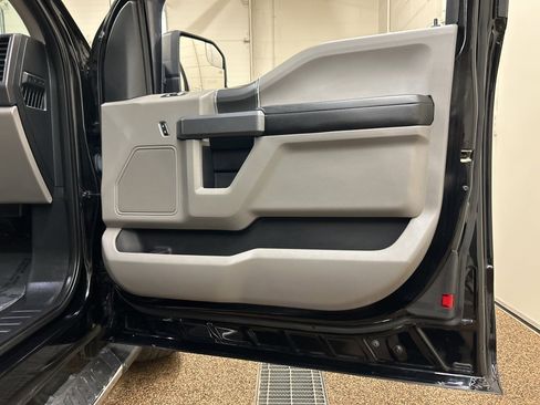 Used 2017 Ford F150 XLT w/ Equipment Group 301A Mid image 16