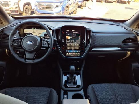 Used 2025 Subaru Forester Premium image 2