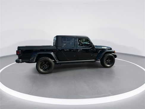 Used 2022 Jeep Gladiator Willys image 9