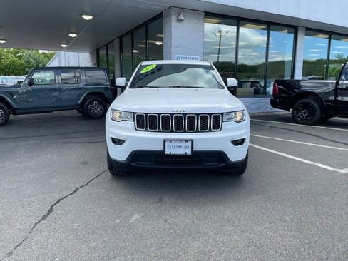 Used 2022 Jeep Grand Cherokee Laredo E w/ Security & Convenience Group AWD/4WD image 2