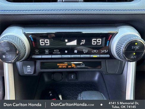 Used 2022 Toyota RAV4 SE image 21