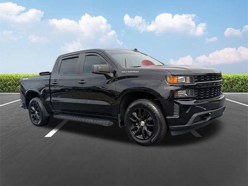 Used 2022 Chevrolet Silverado 1500 Custom image 2
