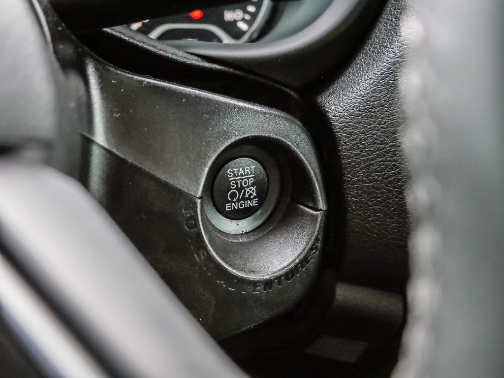 Used 2018 Jeep Renegade Latitude FWD image 27