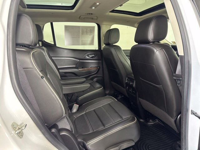 Used 2020 GMC Acadia Denali w/ Technology Package AWD/4WD image 5