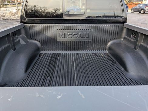 Used 2016 Nissan Frontier SV image 18