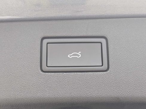 Certified 2026 Volkswagen Tiguan SE R-Line FWD image 16