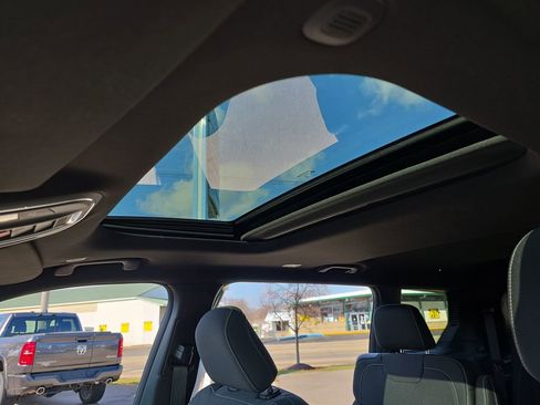 New 2026 Jeep Grand Cherokee L 4WD image 31